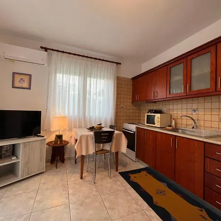 Elia Ii Apartman *