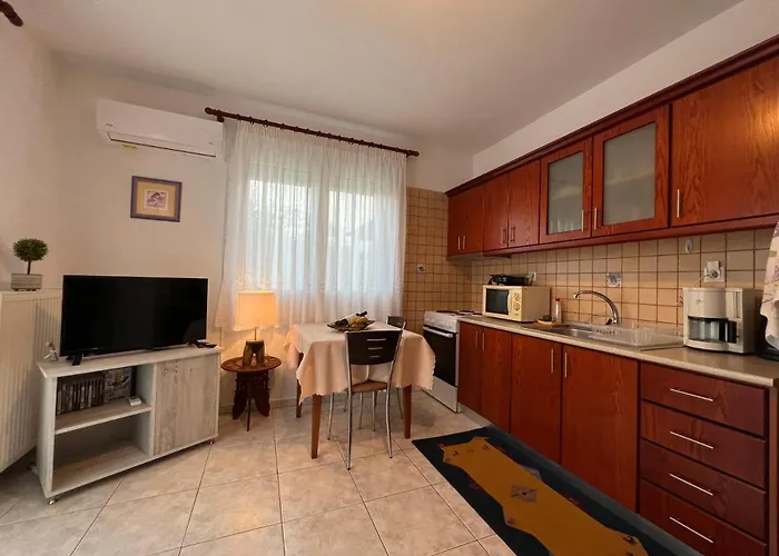Elia Ii Apartment *
