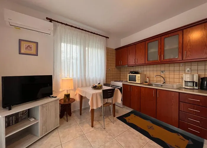 Elia Ii Appartement *
